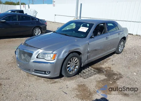 2013 Chrysler 300 Motown из США, поврежденный, VIN 2C3CCAAG8DH647449